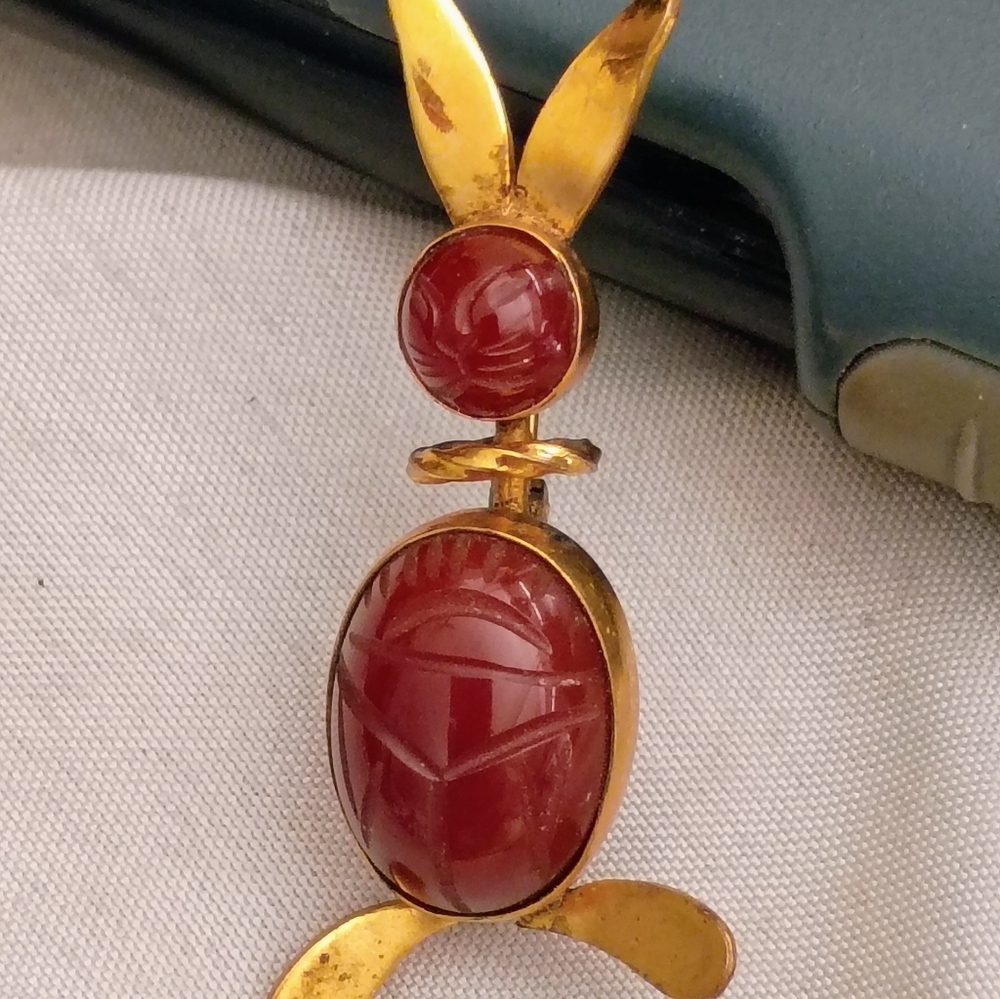 Vintage Gold Filled Carved Carnelian Scrab Belly Rabbit Pin